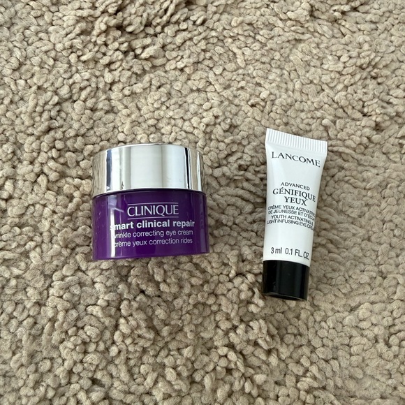 Clinique Other - Beauty bundle $5